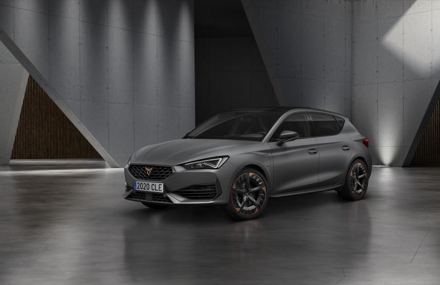  Cupra Leon eHybrid 2020 года  (WW) (фото 1 из 10)